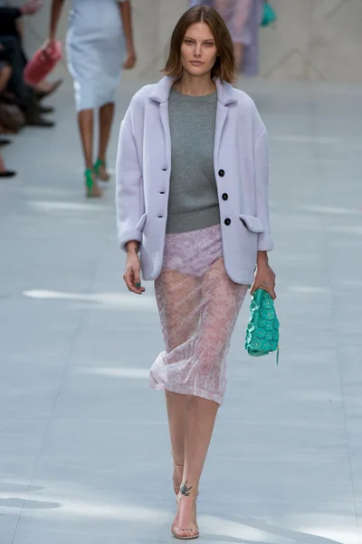 Look 11